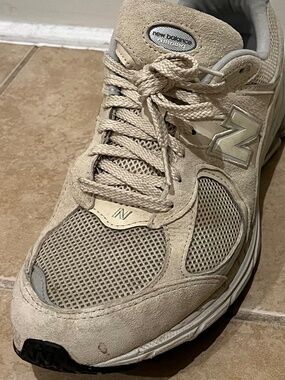 New Balance 2002r Bone Light Aluminum